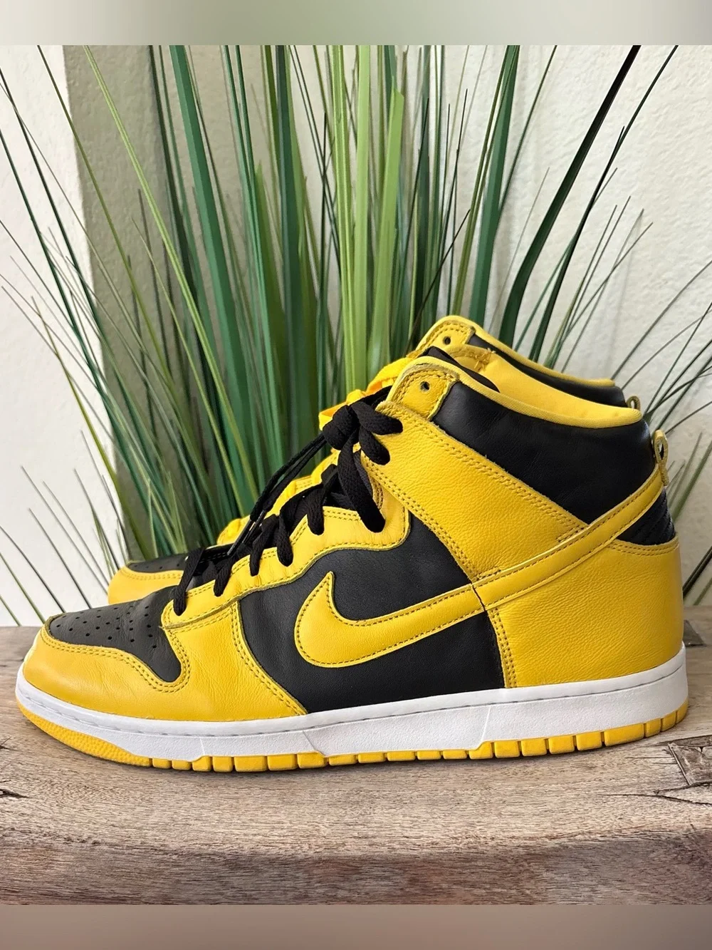 Nike Dunk High SP Black Varsity Maize Sneakers